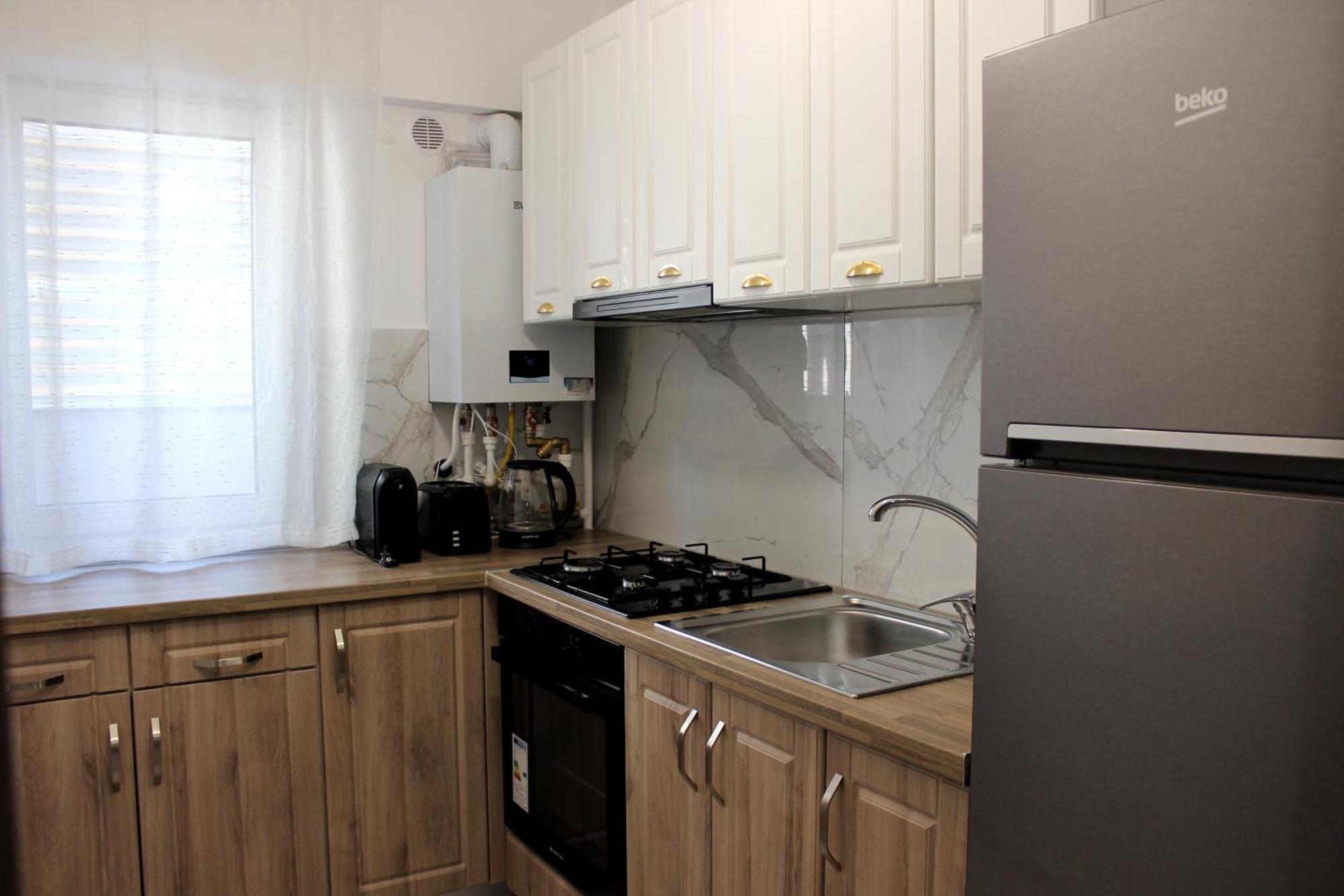 Cozy Apartments In Centre Of Suceava Near Kaufland And University Екстер'єр фото